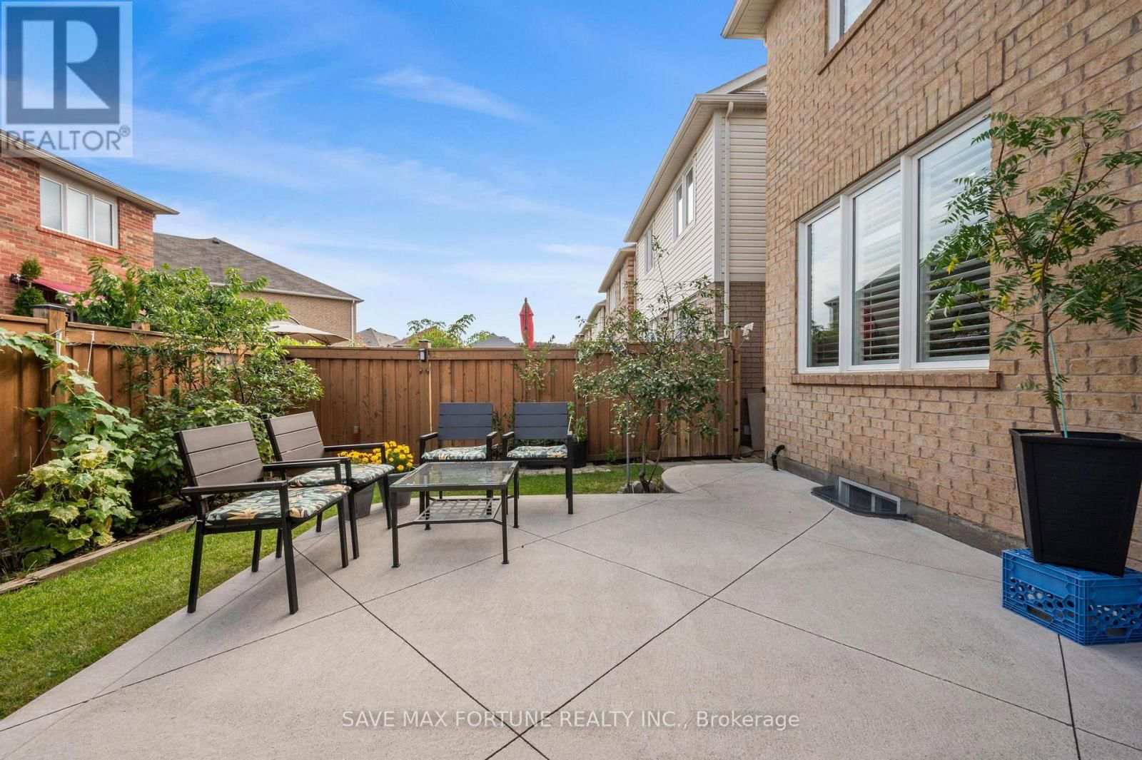 262 CEDRIC TERRACE Image 29