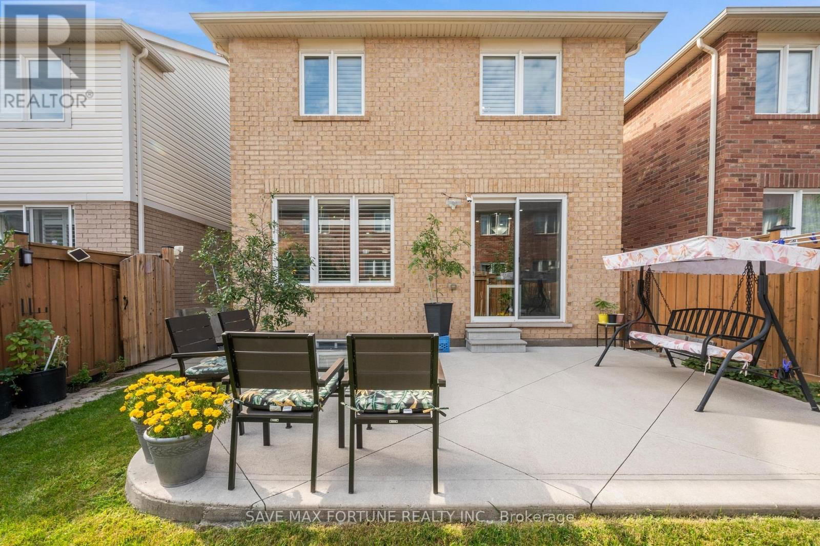 262 CEDRIC TERRACE Image 30