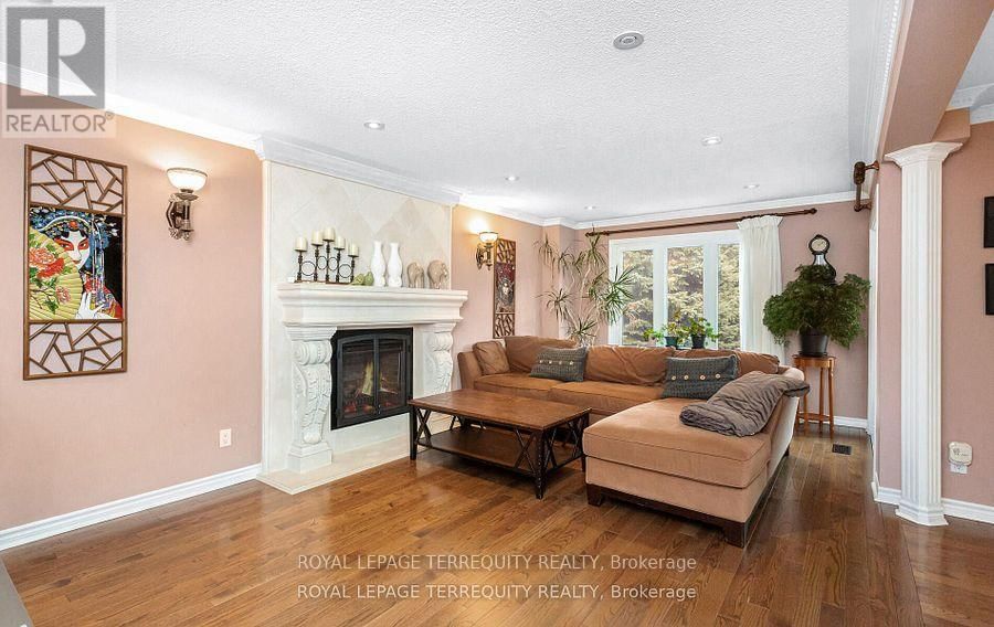 1714 GLOBE COURT Image 11