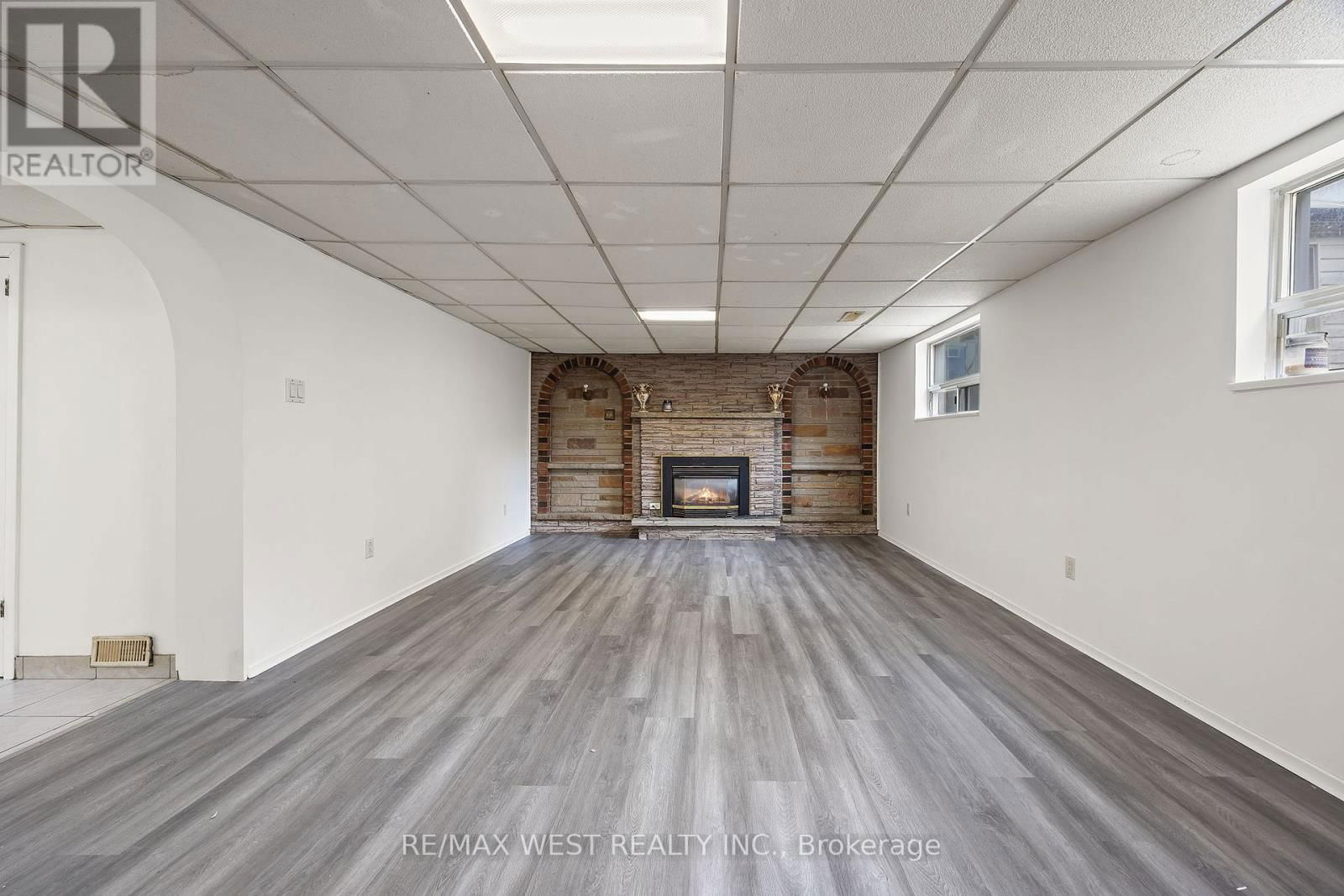 47 BRAWLEY AVENUE Image 28