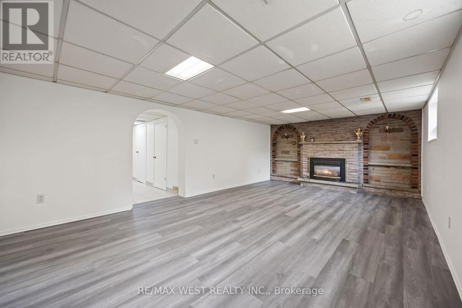 47 BRAWLEY AVENUE Image 29