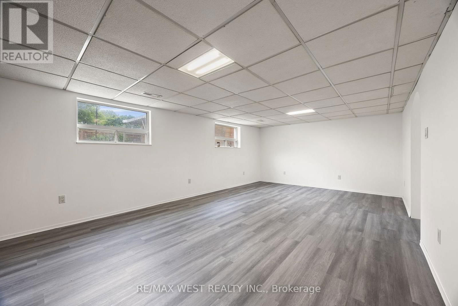 47 BRAWLEY AVENUE Image 31