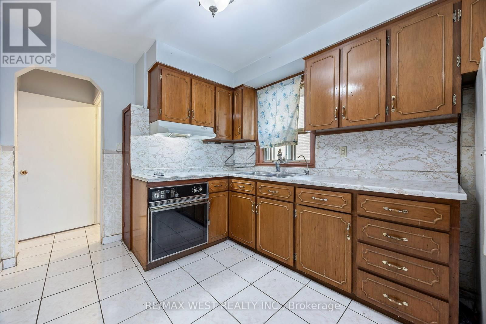 47 BRAWLEY AVENUE Image 6
