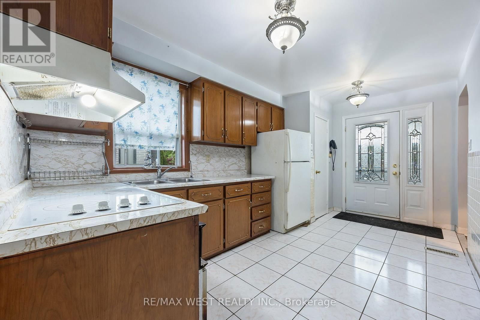 47 BRAWLEY AVENUE Image 7