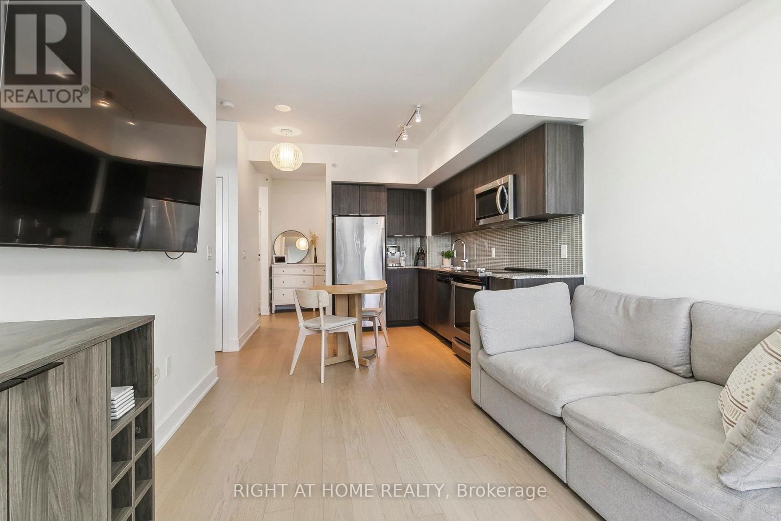 2206 - 20 SHORE BREEZE DRIVE Image 12