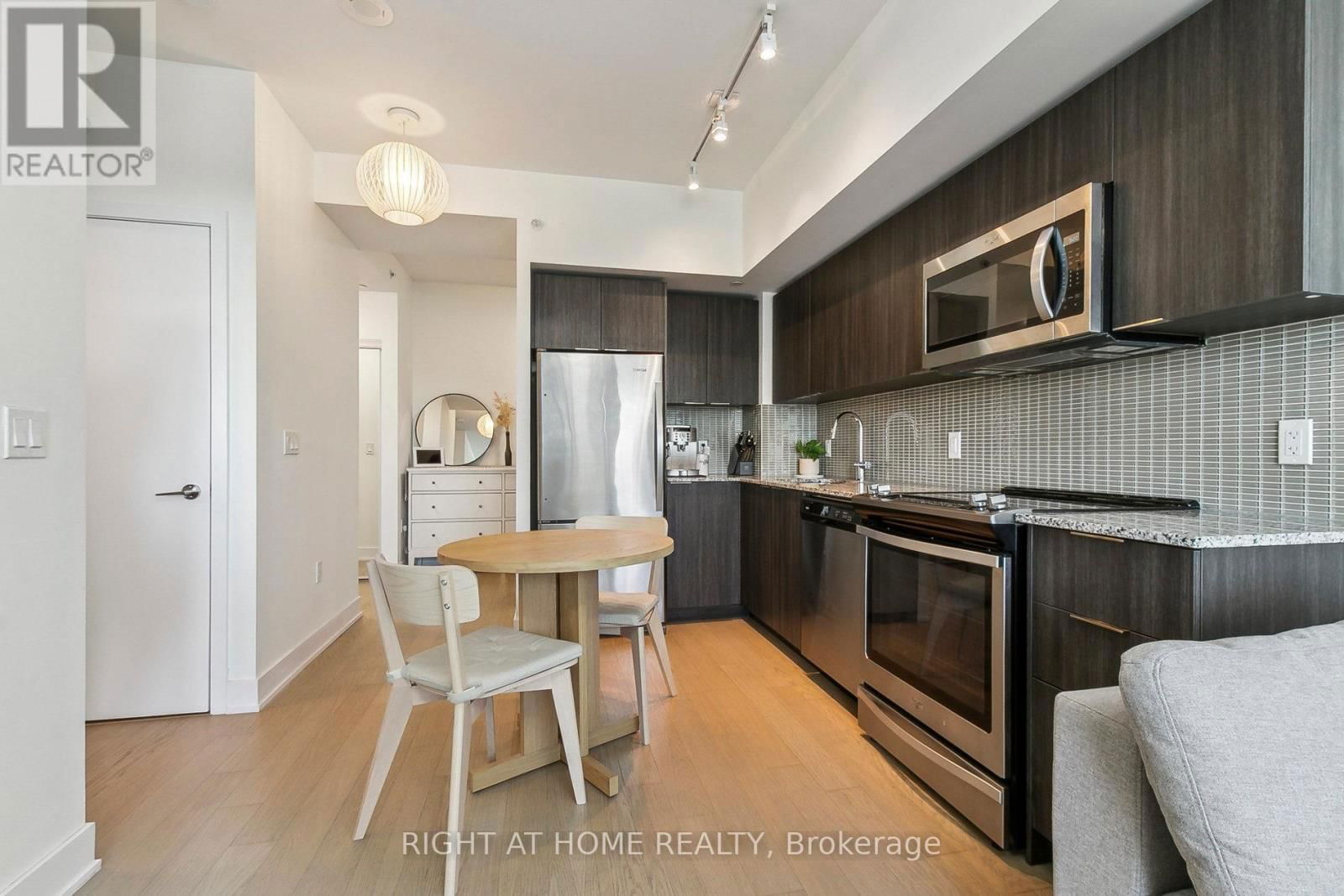 2206 - 20 SHORE BREEZE DRIVE Image 14