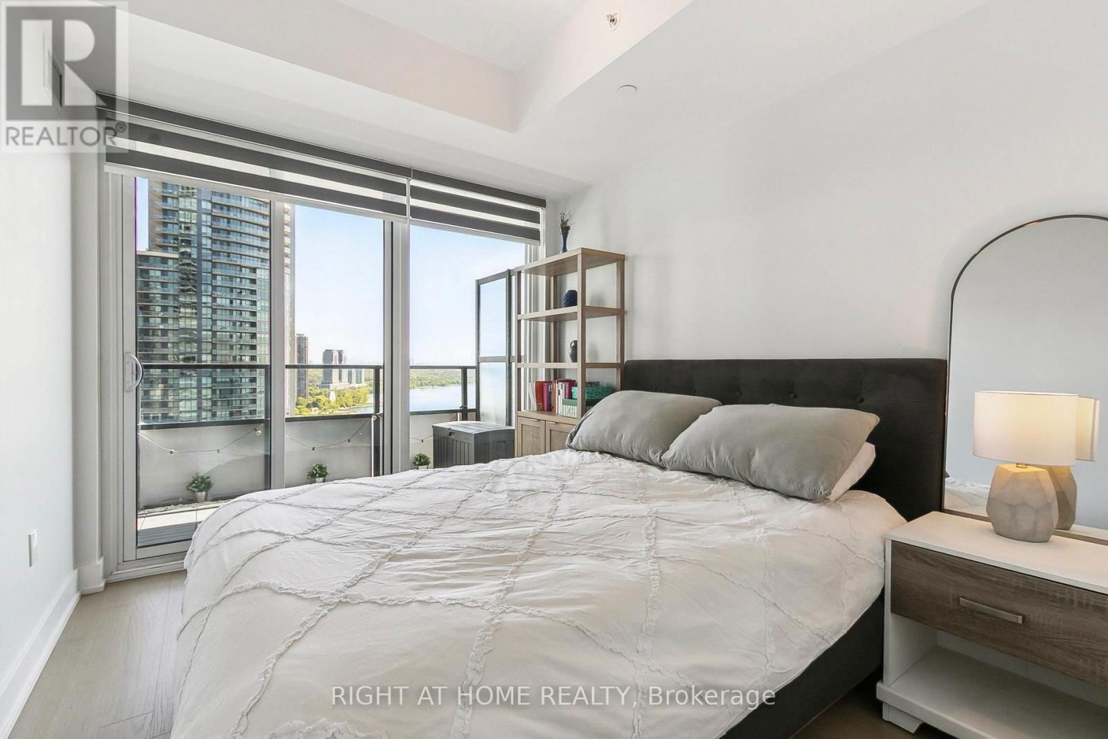 2206 - 20 SHORE BREEZE DRIVE Image 19
