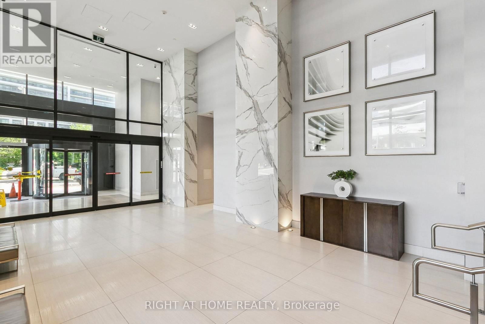 2206 - 20 SHORE BREEZE DRIVE Image 3