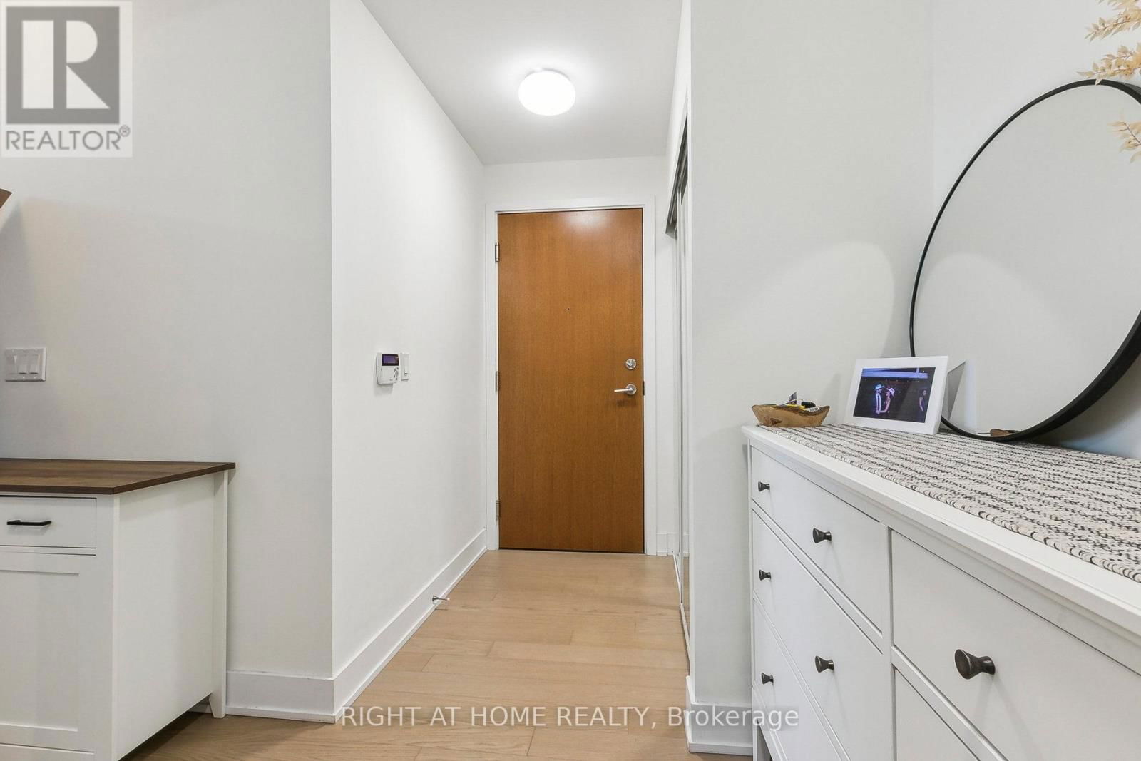 2206 - 20 SHORE BREEZE DRIVE Image 4