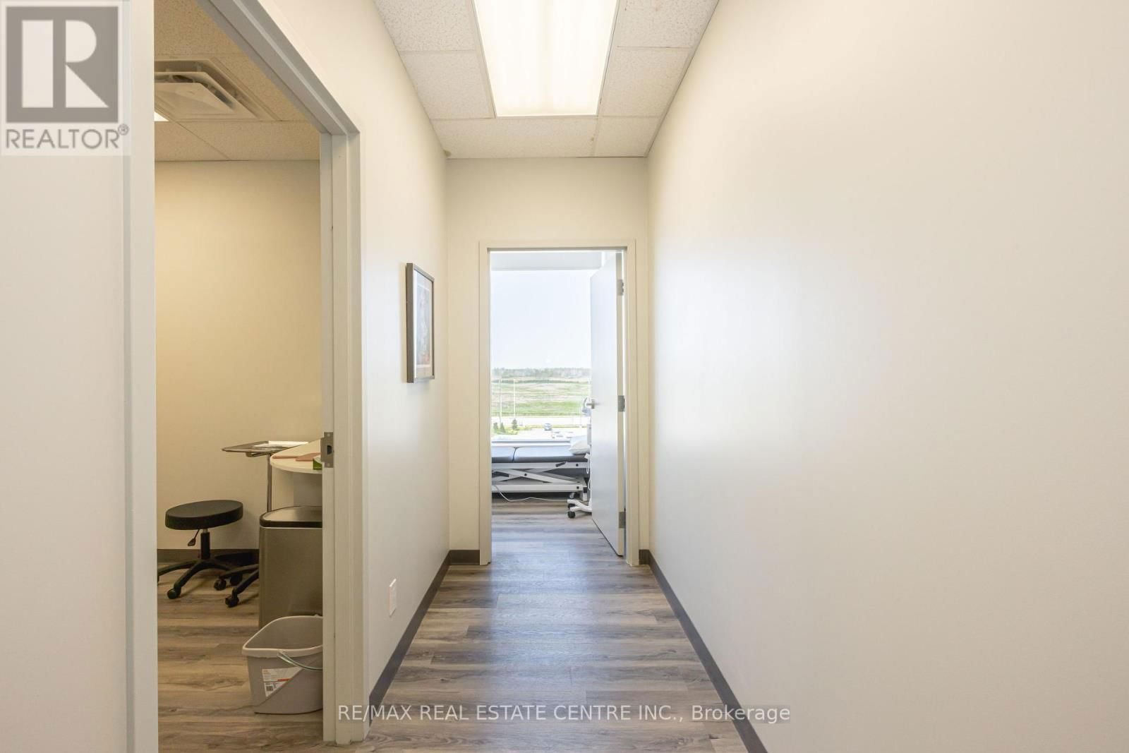 408 - 3075 HOSPITAL GATE Image 12