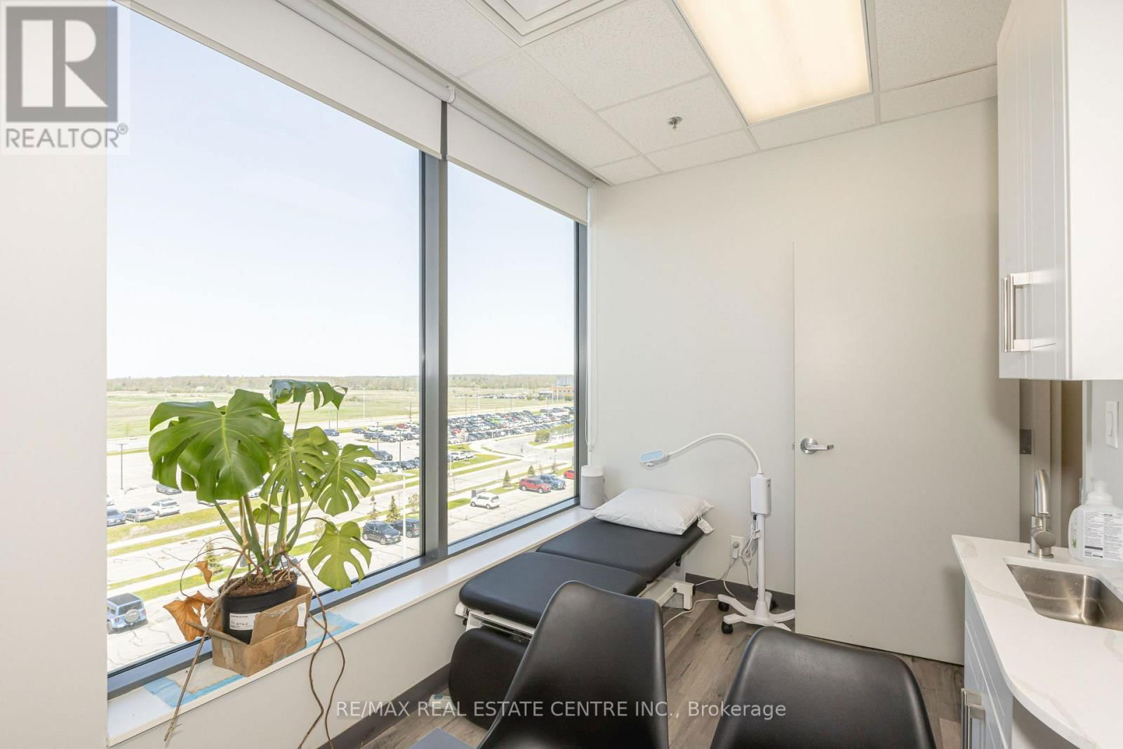 408 - 3075 HOSPITAL GATE Image 18