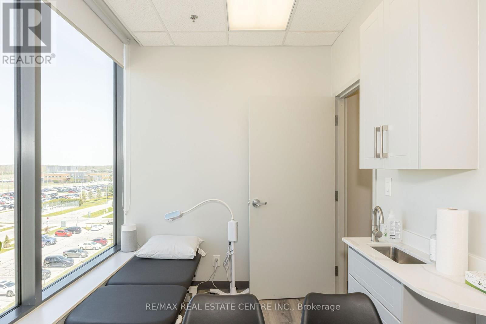 408 - 3075 HOSPITAL GATE Image 19