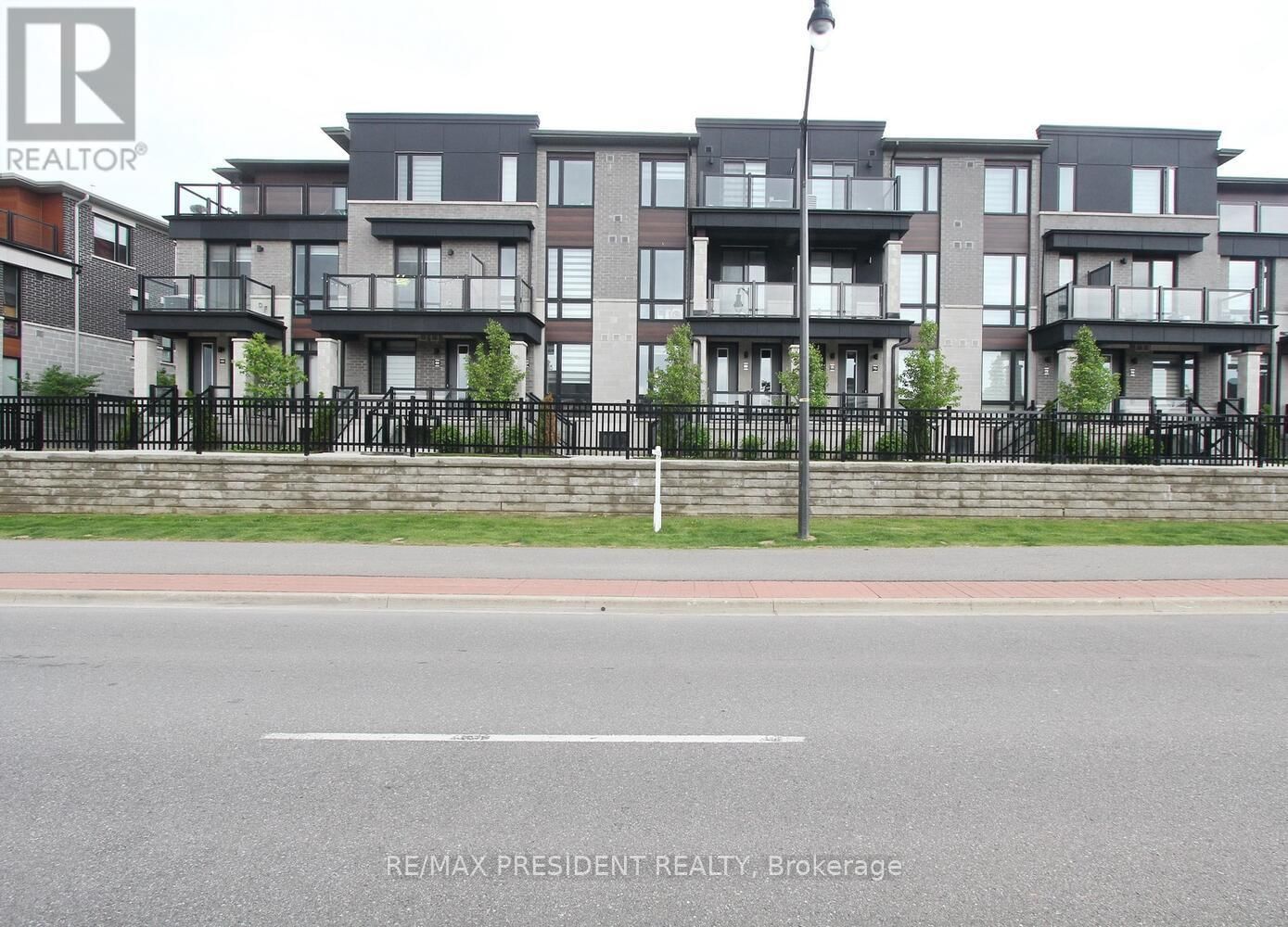 69 - 80 KNOTSBERRY CIRCLE Image 1