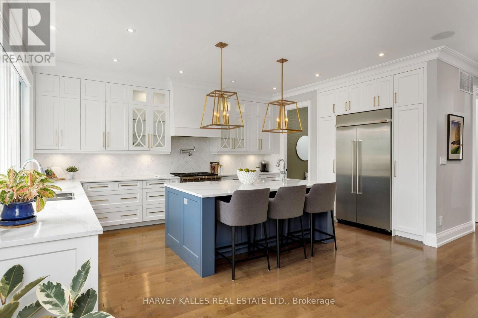 4673 DUNDAS STREET WEST Image 15