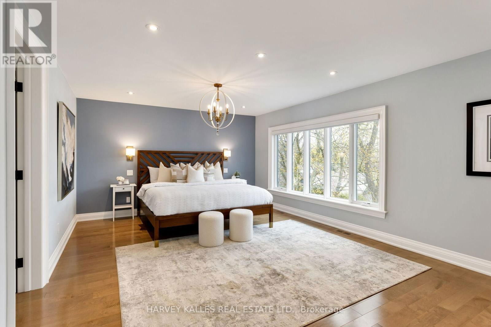 4673 DUNDAS STREET WEST Image 25
