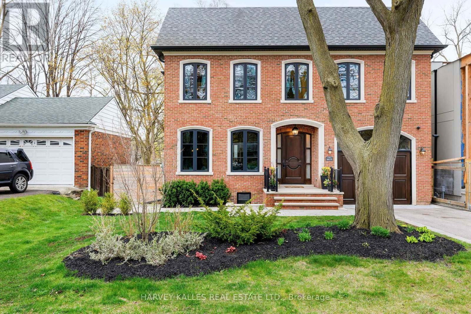 4673 DUNDAS STREET WEST Image 3