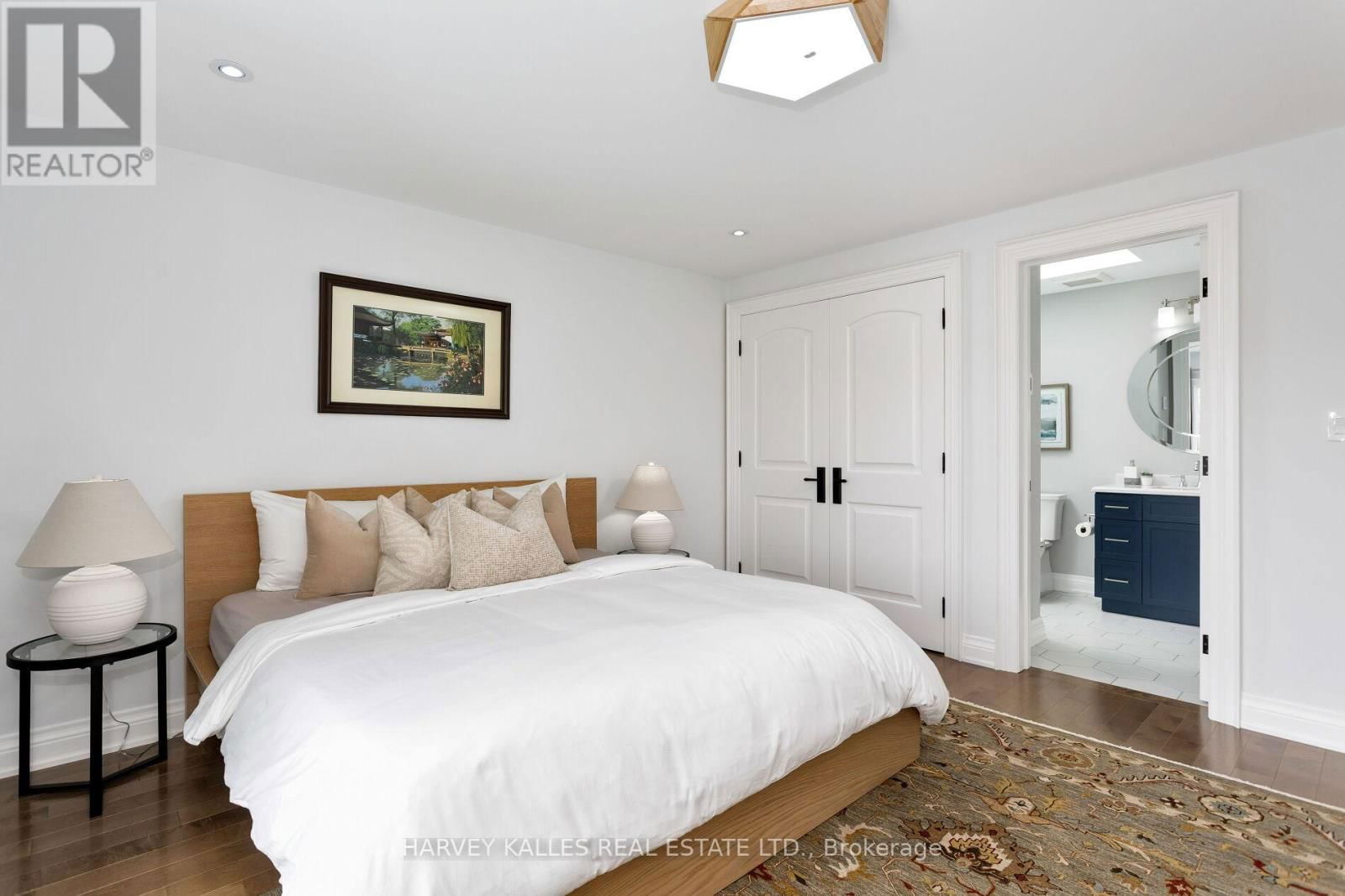 4673 DUNDAS STREET WEST Image 30