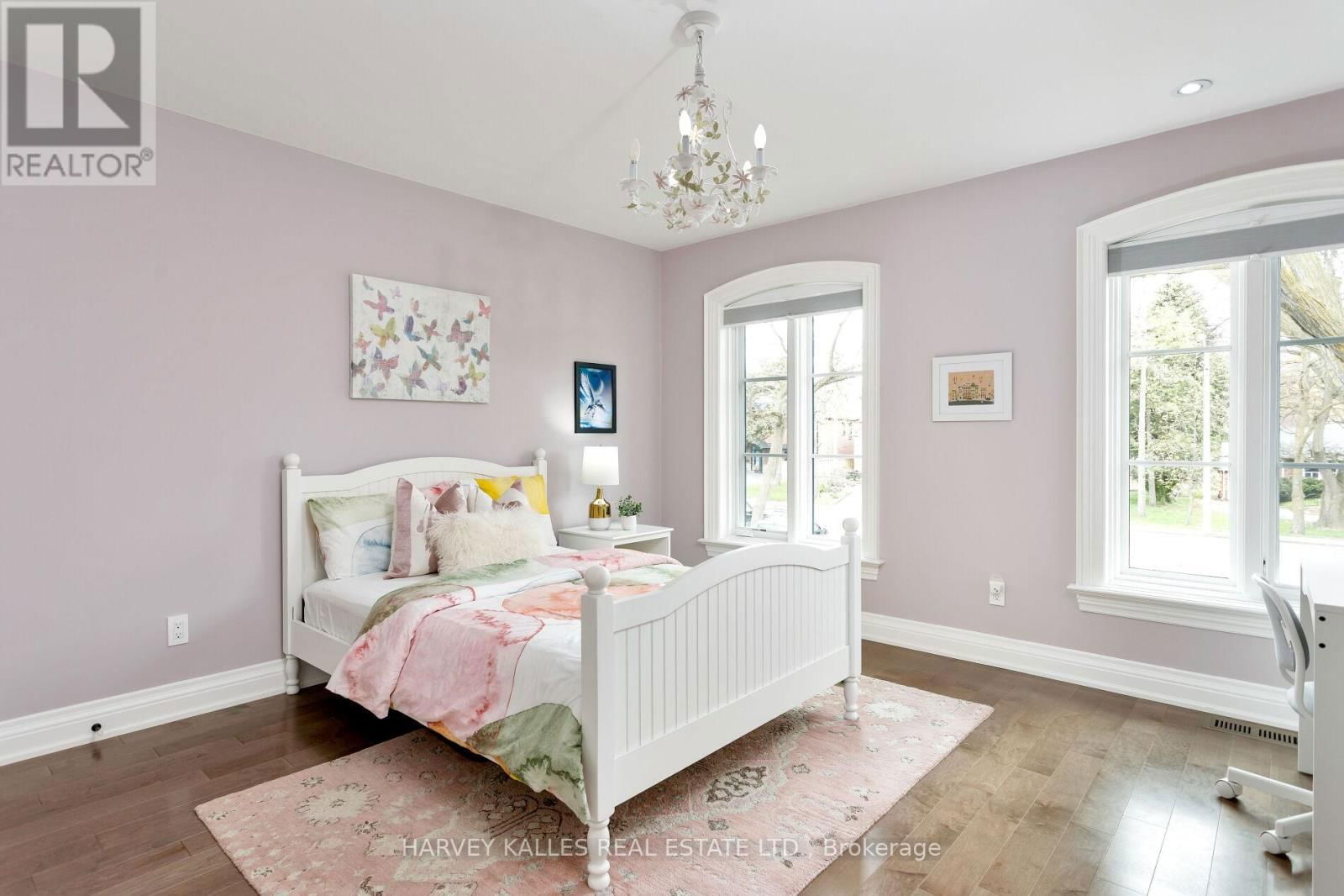 4673 DUNDAS STREET WEST Image 32