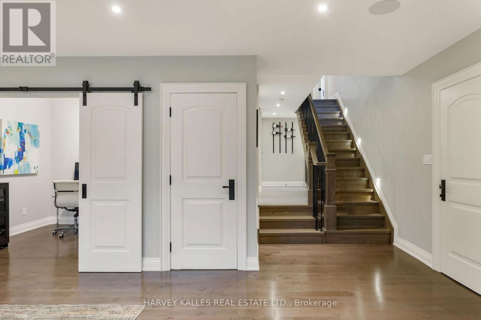 4673 DUNDAS STREET WEST Image 35