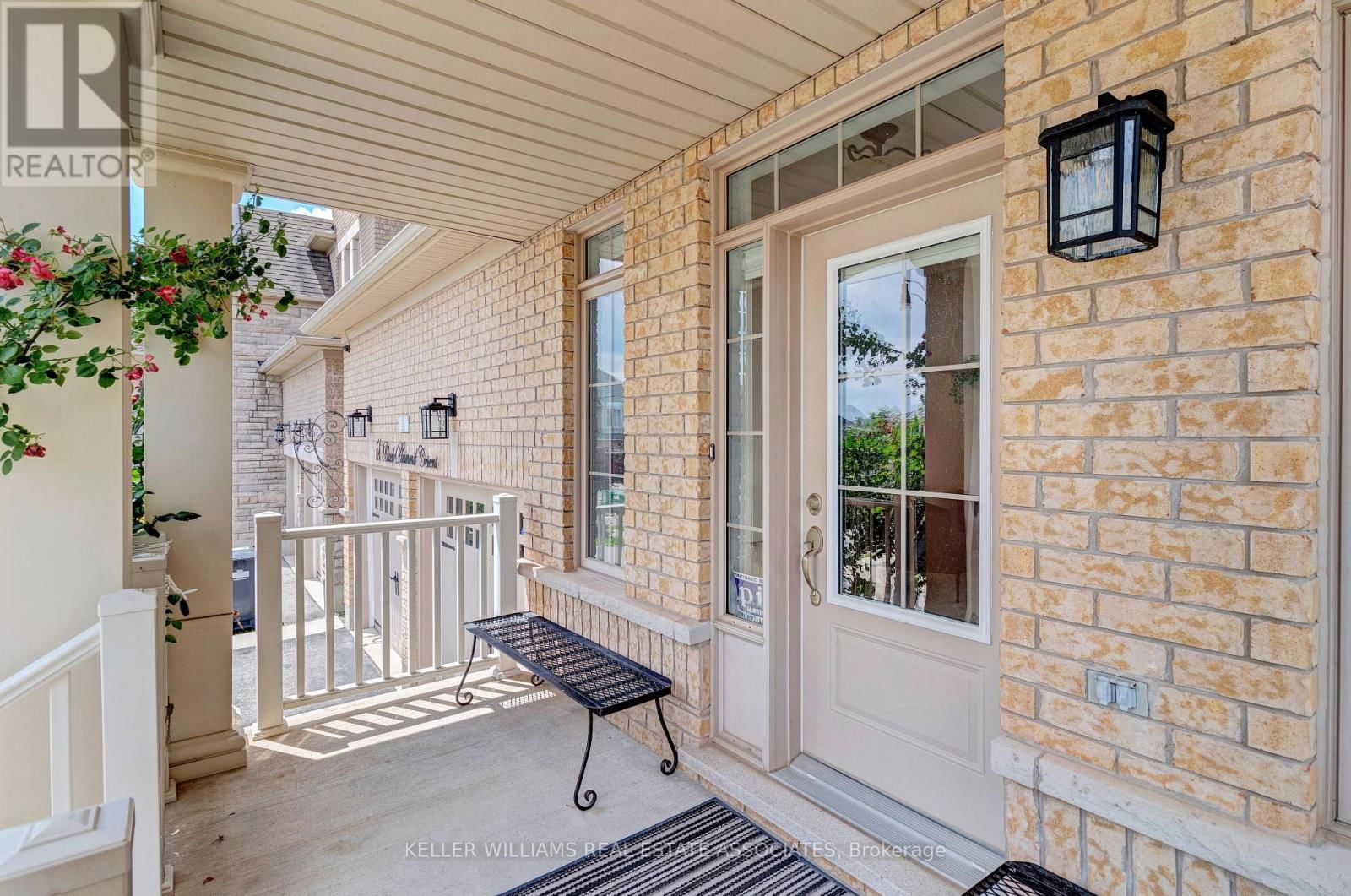 51 BLACK DIAMOND CRESCENT Image 2