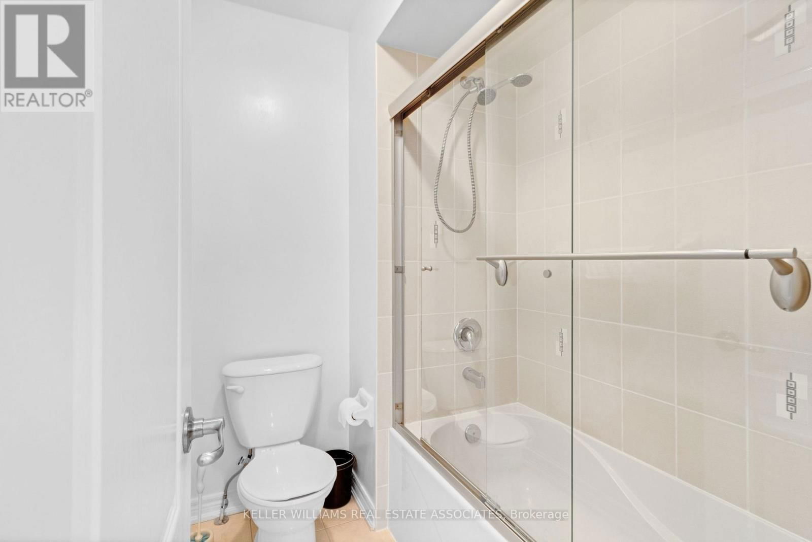 51 BLACK DIAMOND CRESCENT Image 26