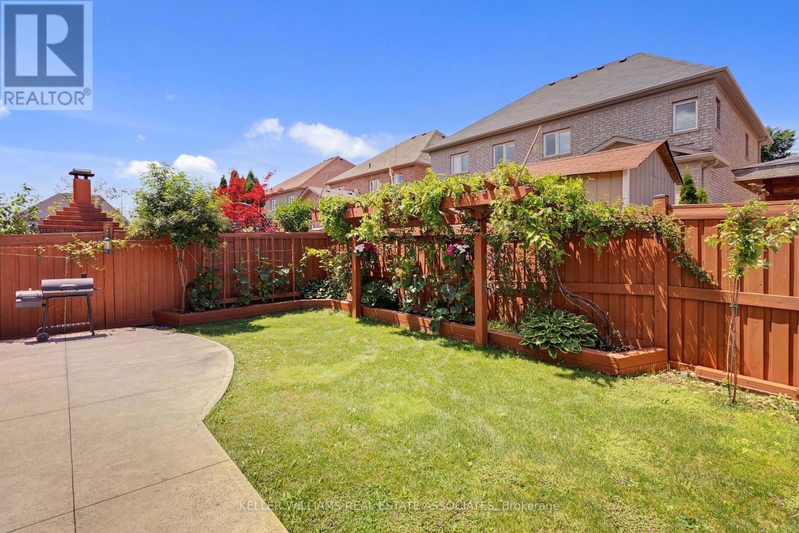 51 BLACK DIAMOND CRESCENT Image 38