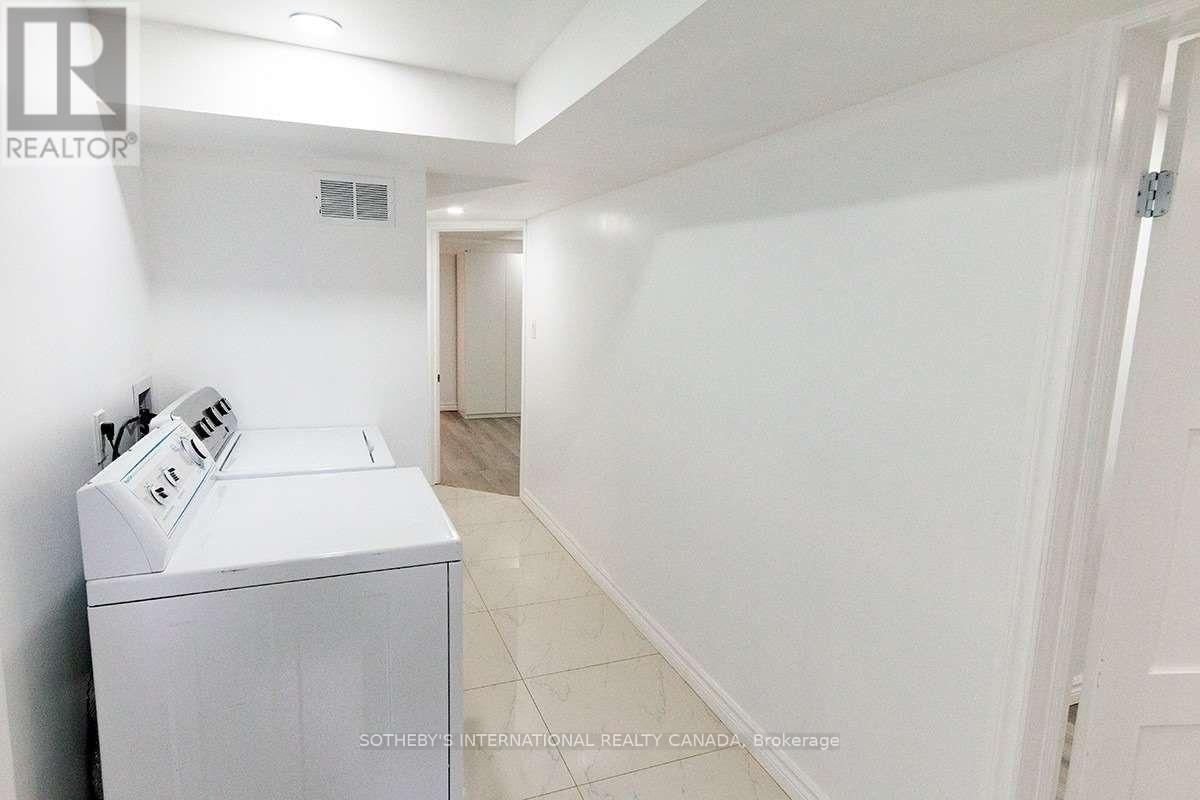 Lower 1 - 763 DUPONT STREET Image 10