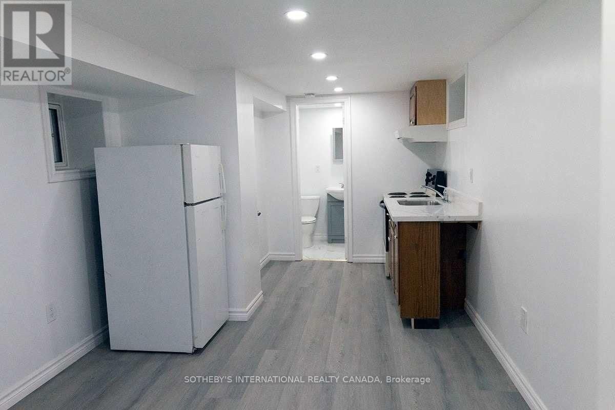 Lower 1 - 763 DUPONT STREET Image 3