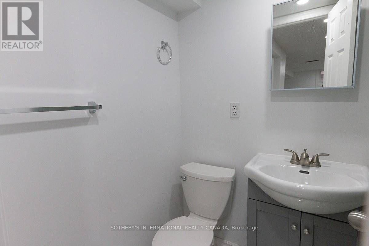 Lower 1 - 763 DUPONT STREET Image 8