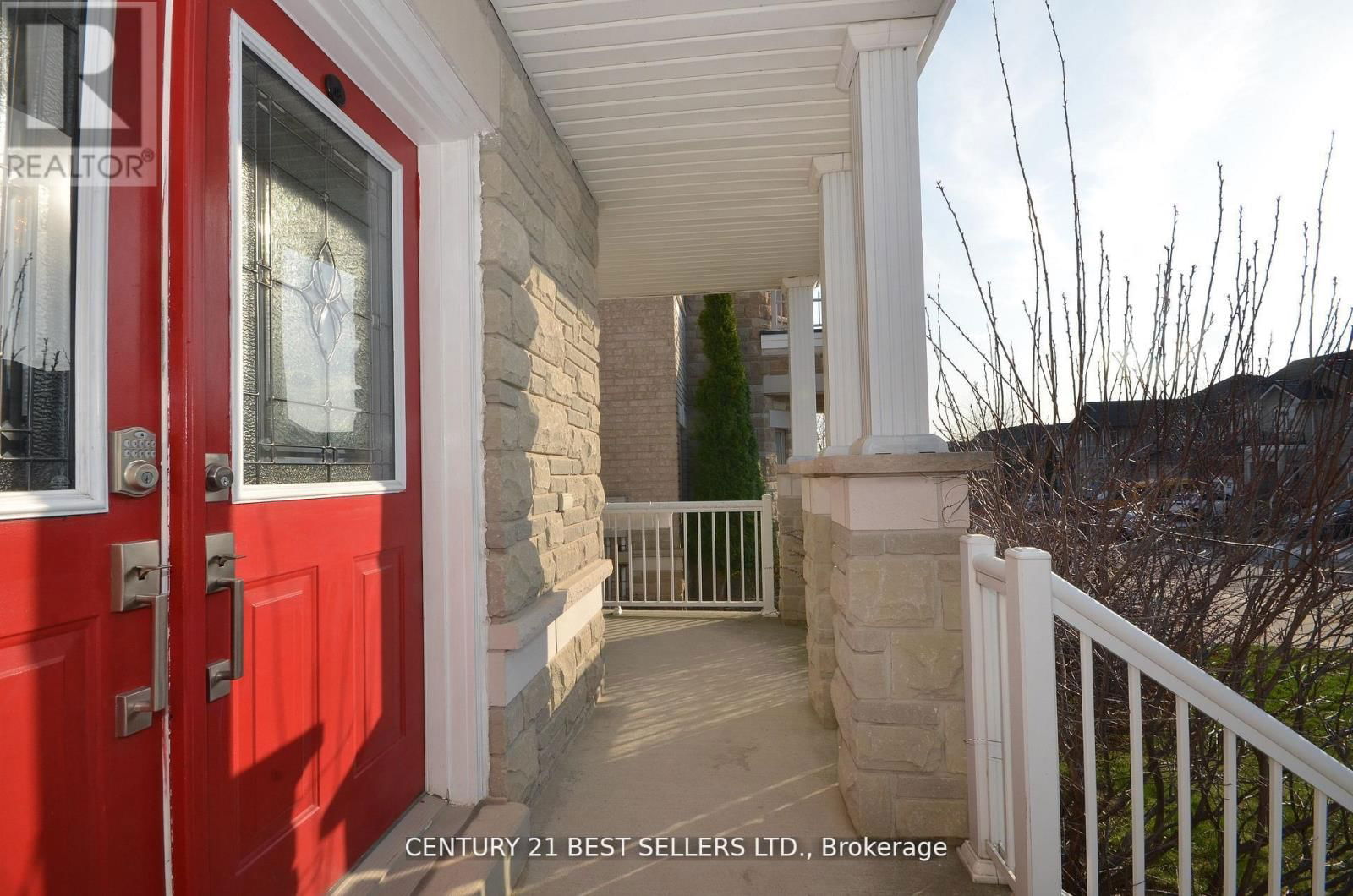 9 COIN STREET Image 4