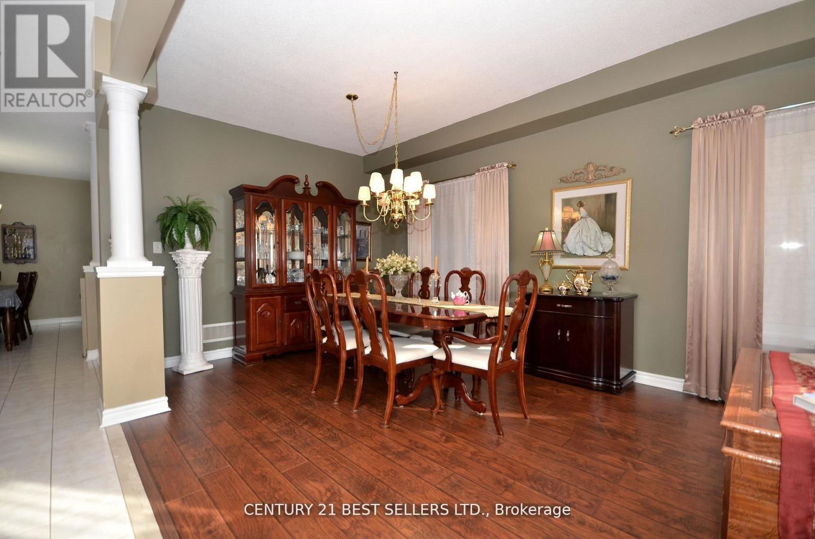 9 COIN STREET Image 9