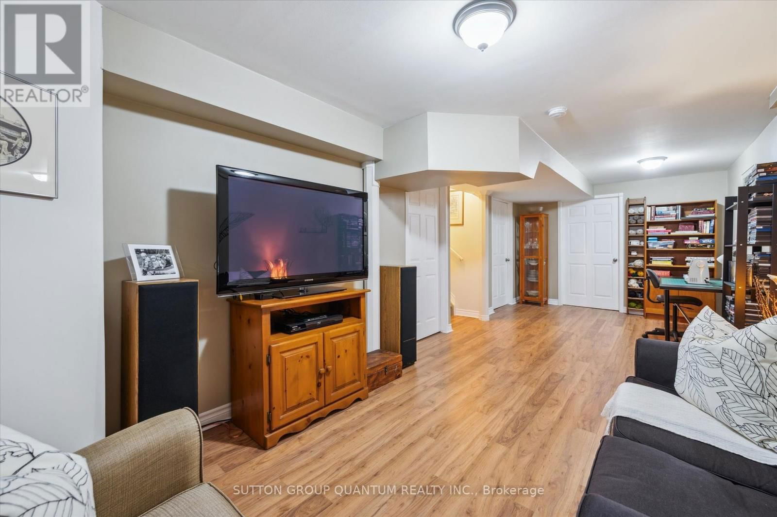 23 - 1240 WESTVIEW TERRACE Image 24