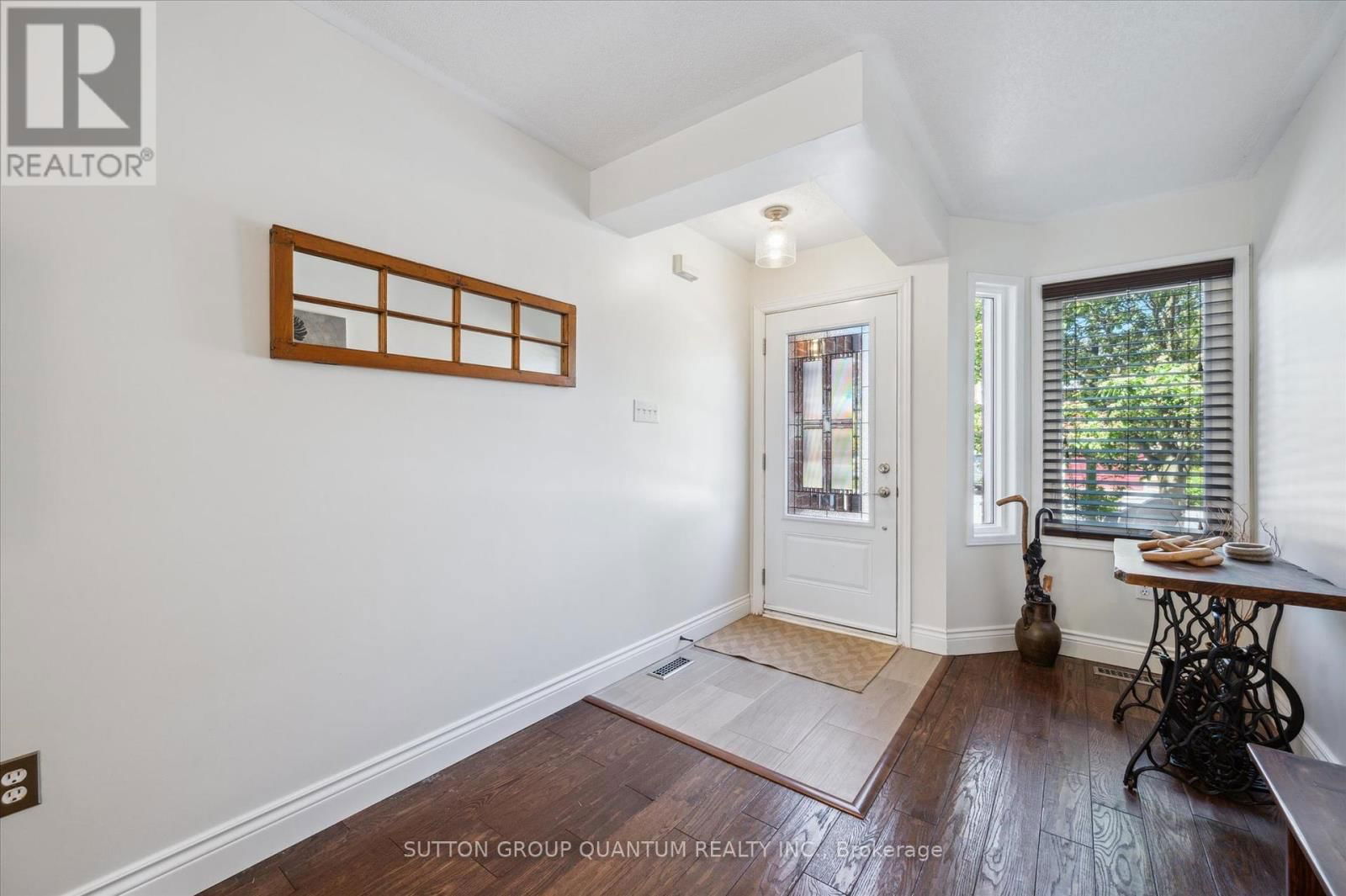 23 - 1240 WESTVIEW TERRACE Image 4
