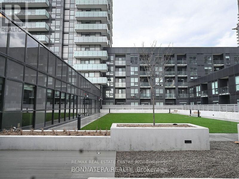 1811 - 430 SQUARE ONE DRIVE Image 27