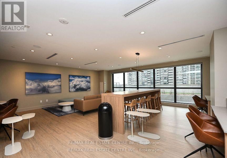 1811 - 430 SQUARE ONE DRIVE Image 29