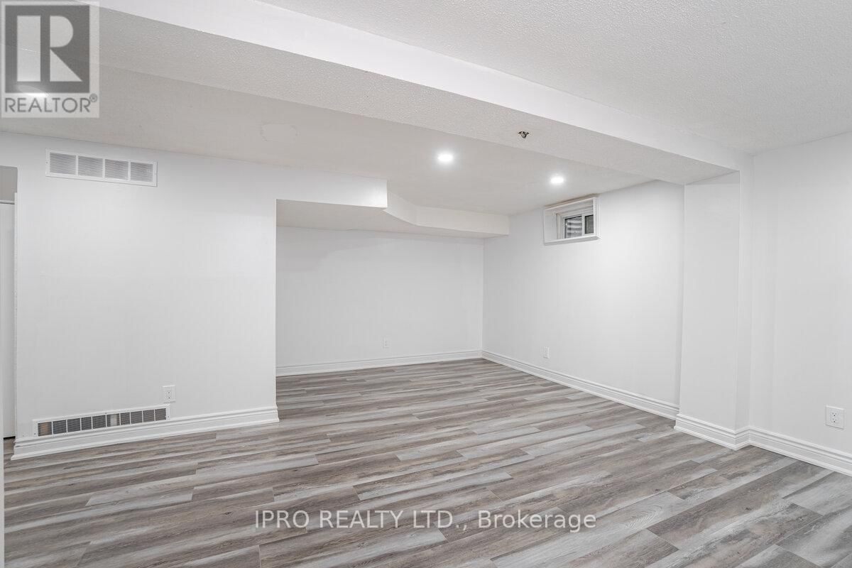 258 ROYAL SALISBURY WAY Image 10