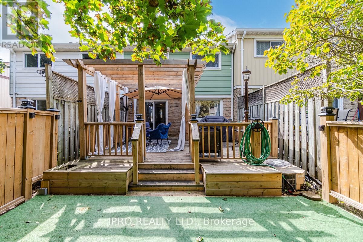 258 ROYAL SALISBURY WAY Image 14