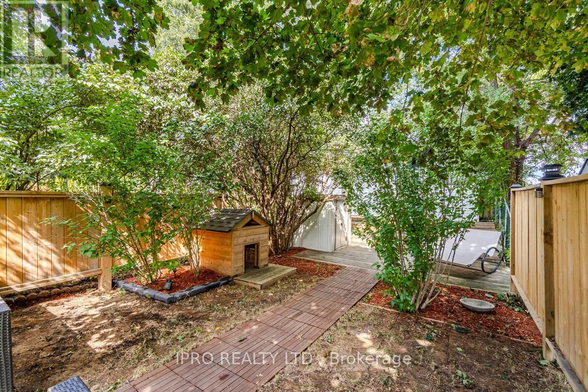 258 ROYAL SALISBURY WAY Image 16