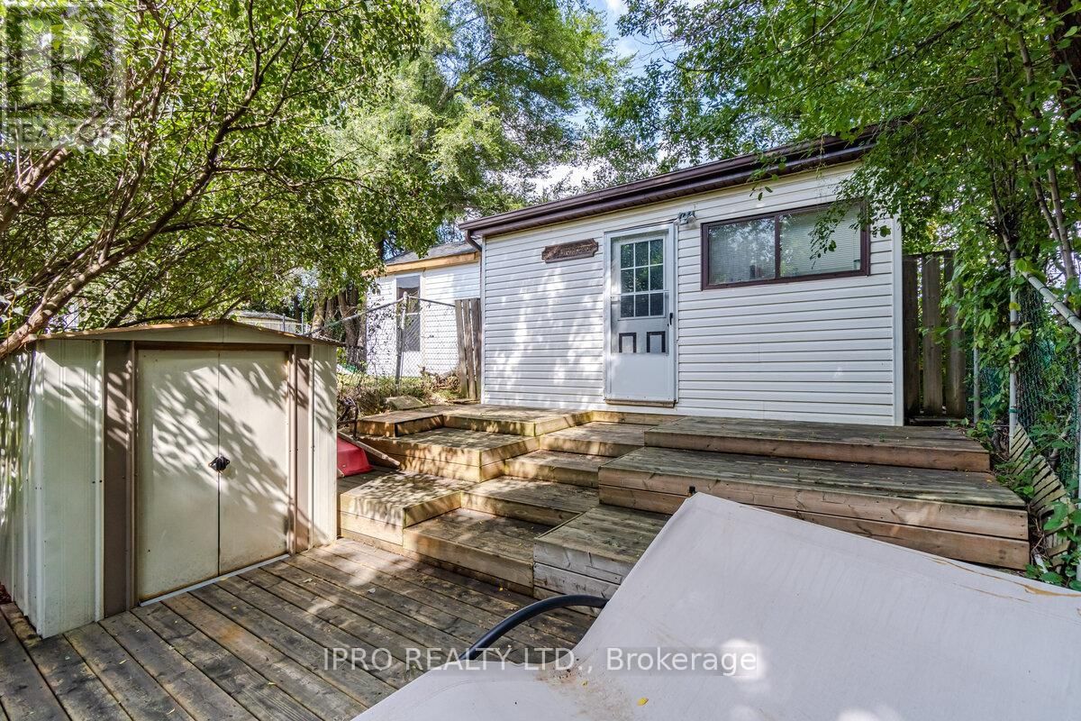 258 ROYAL SALISBURY WAY Image 17