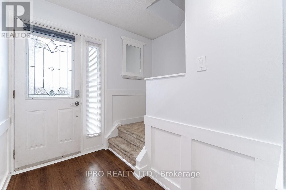 258 ROYAL SALISBURY WAY Image 3