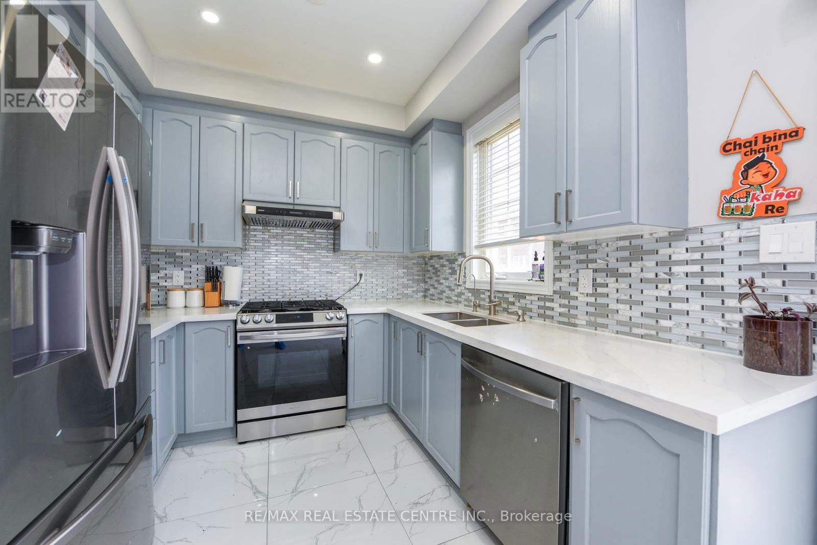 682 MEGSON TERRACE Image 12