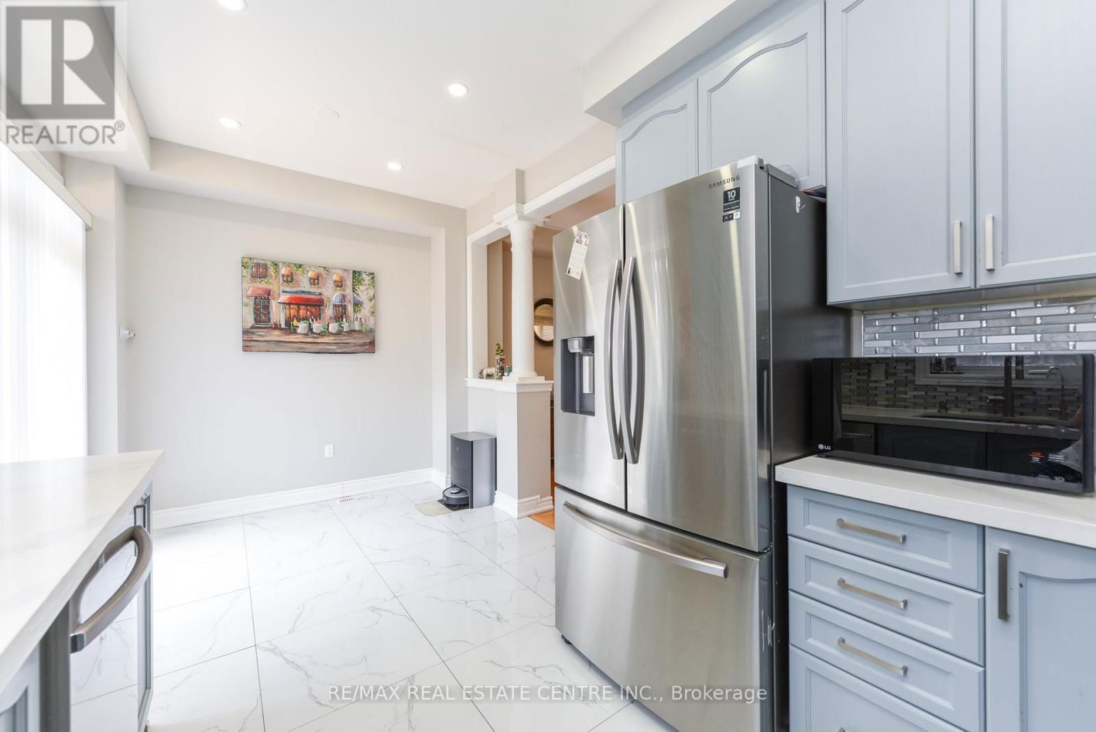 682 MEGSON TERRACE Image 13