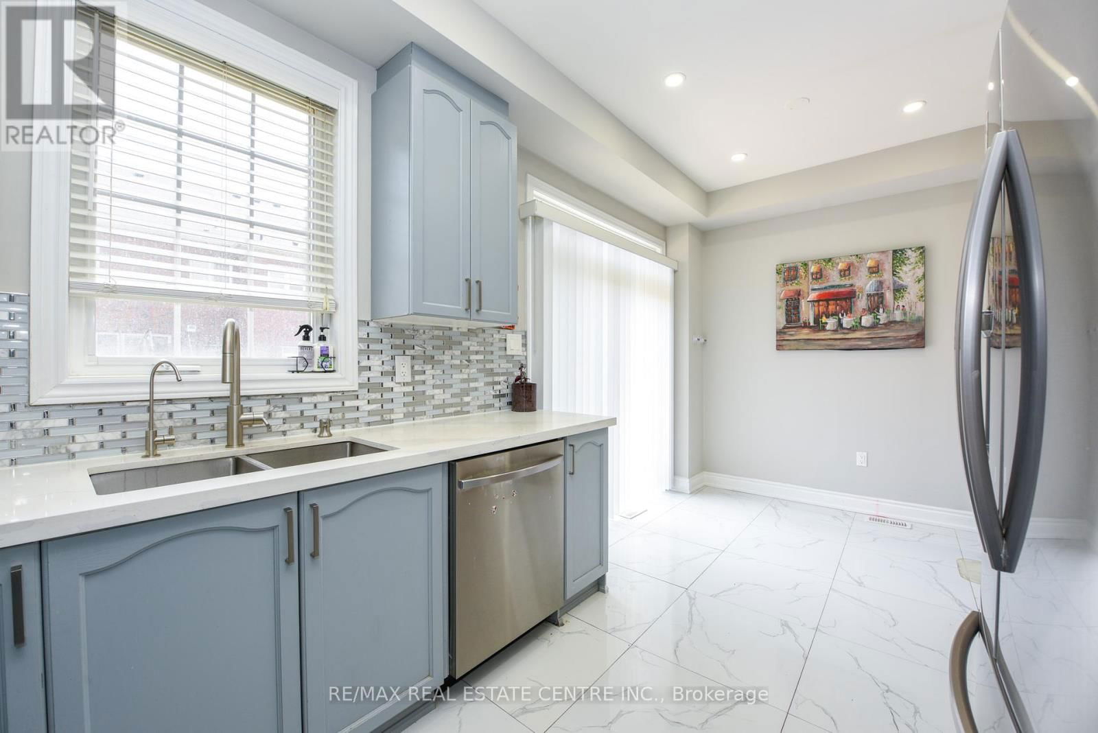 682 MEGSON TERRACE Image 14