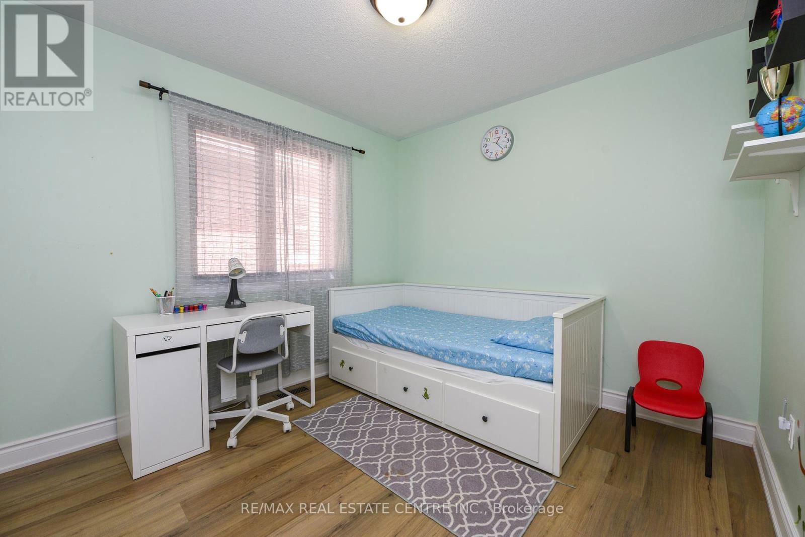682 MEGSON TERRACE Image 24