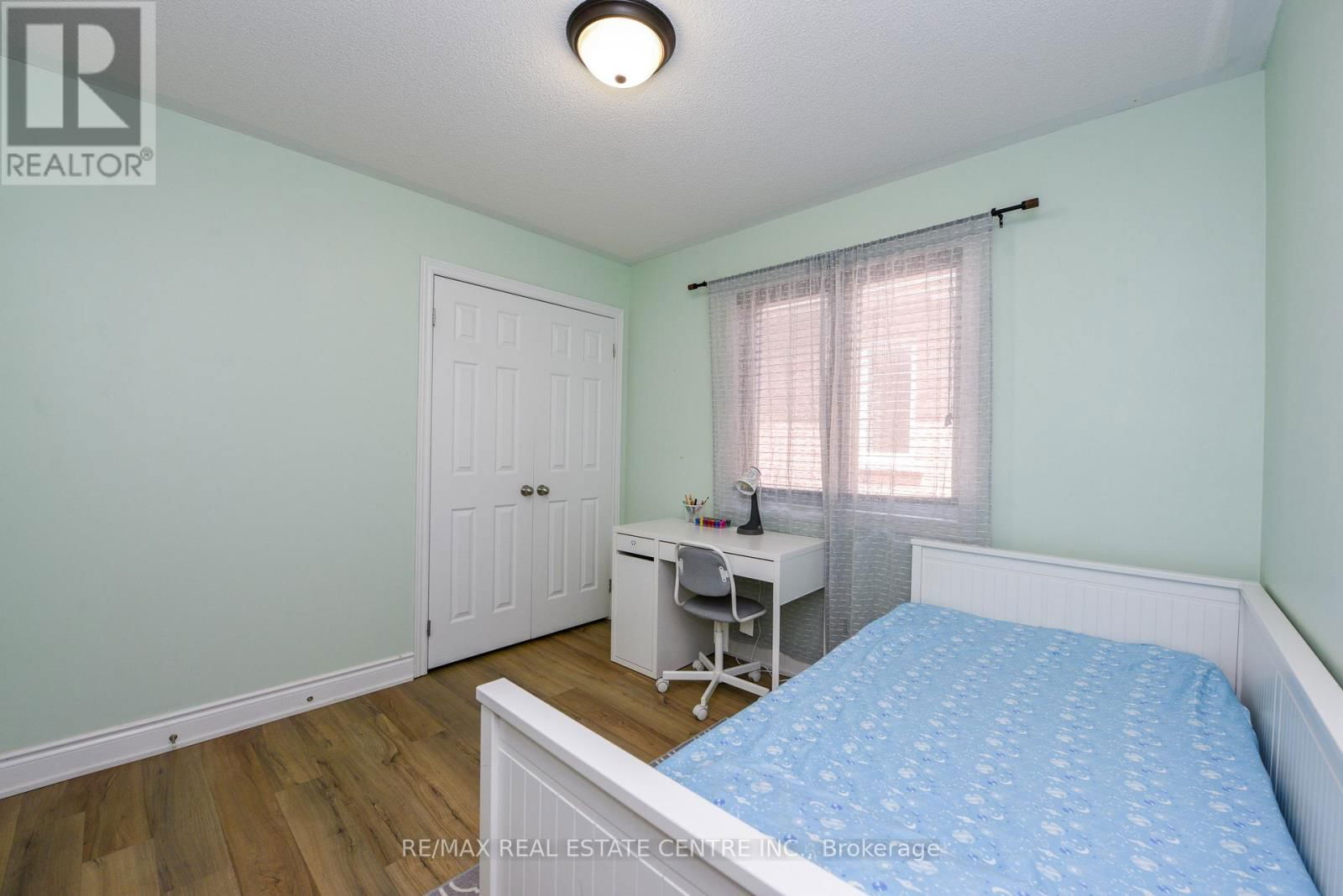 682 MEGSON TERRACE Image 25