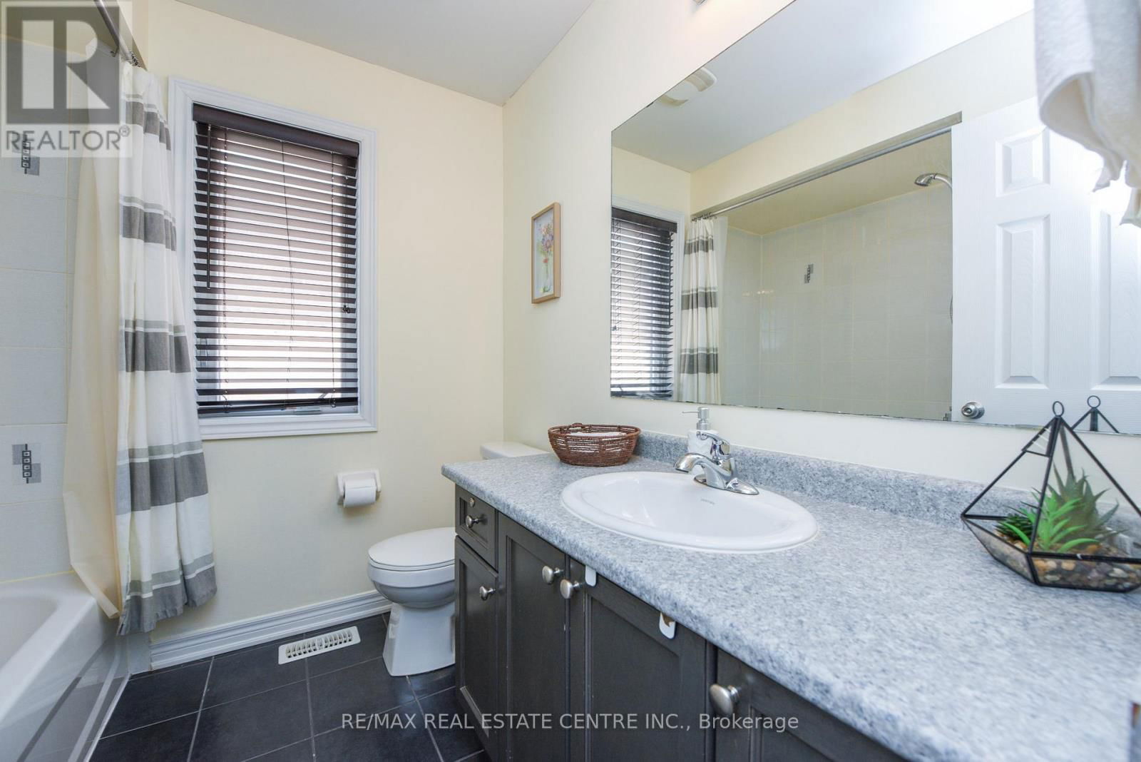 682 MEGSON TERRACE Image 26