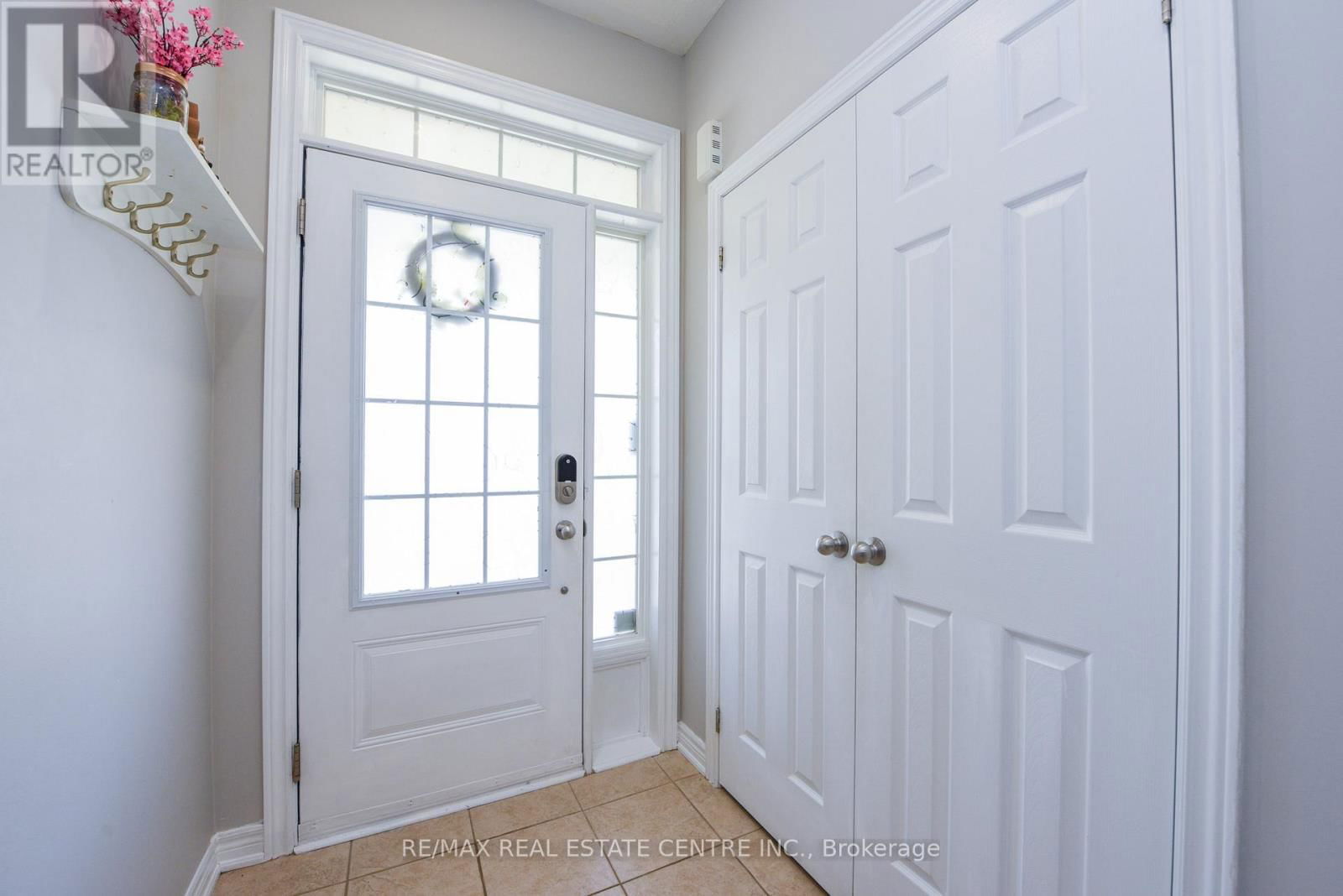 682 MEGSON TERRACE Image 4