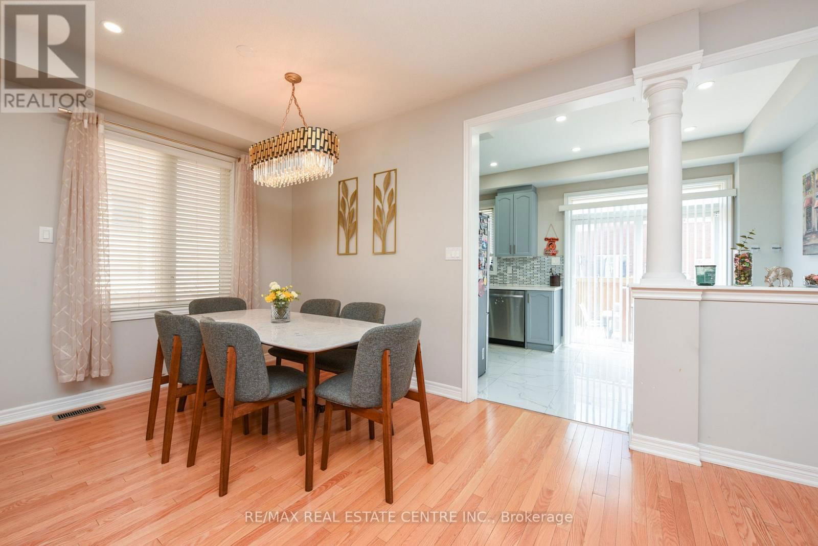 682 MEGSON TERRACE Image 9