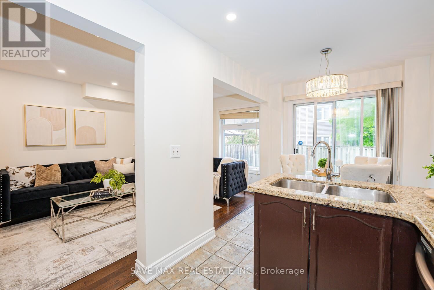 945 APPLECROFT CIRCLE Image 18