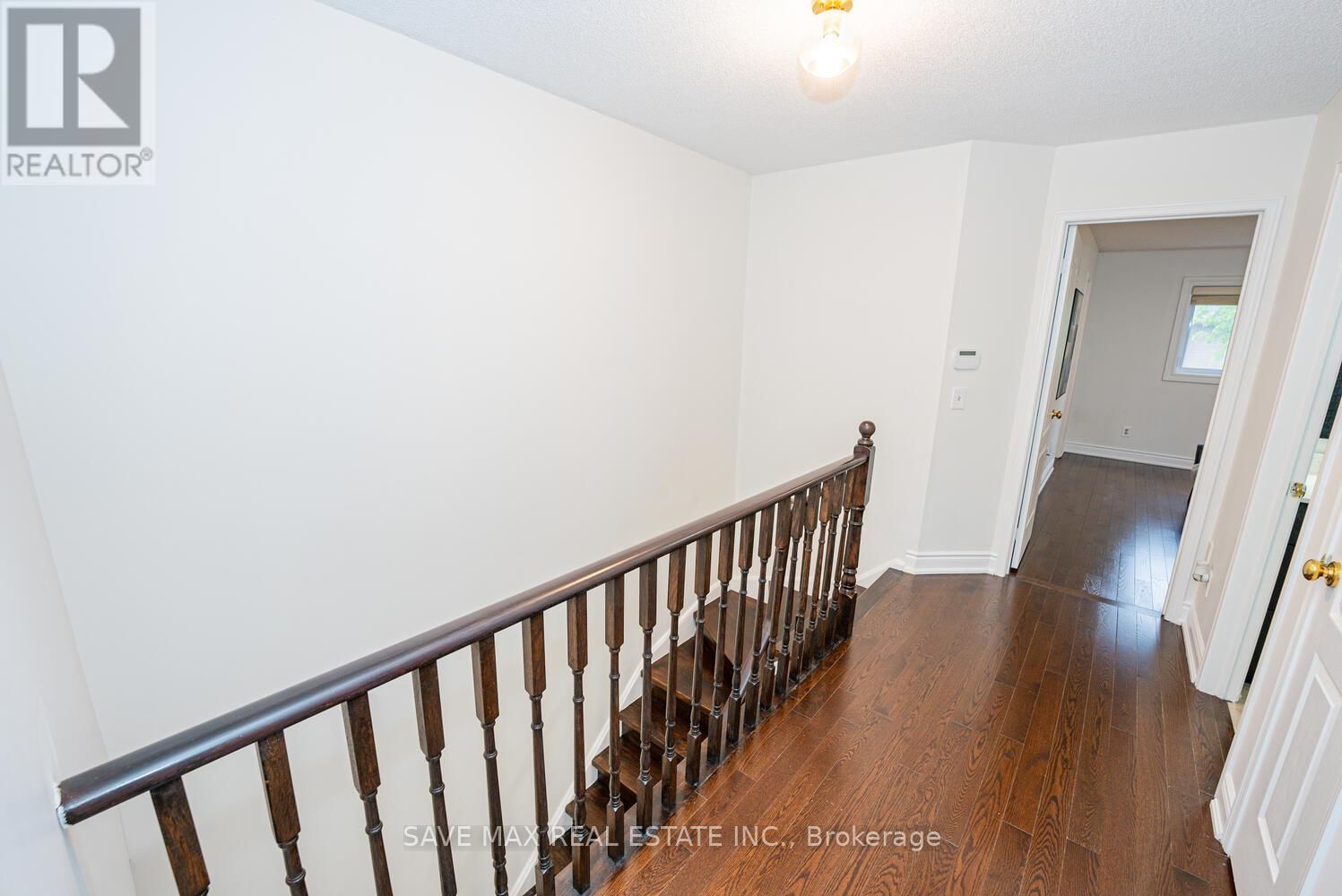 945 APPLECROFT CIRCLE Image 24